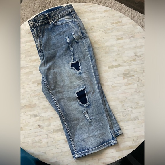 Denim Cropped Jeans - Picture 2 of 4